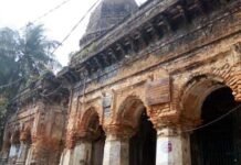 Centuries-Old Twin Temples Slowly Falling Apart Twin Temples Slowly Falling